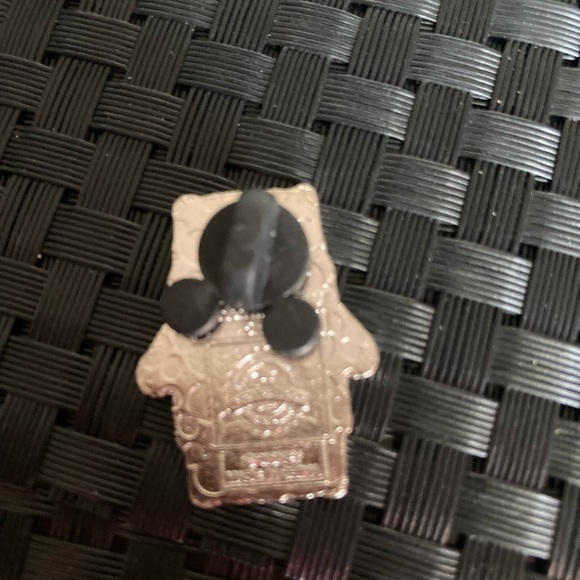 Disney Pin Magic Band Chip - Picture 2 of 2